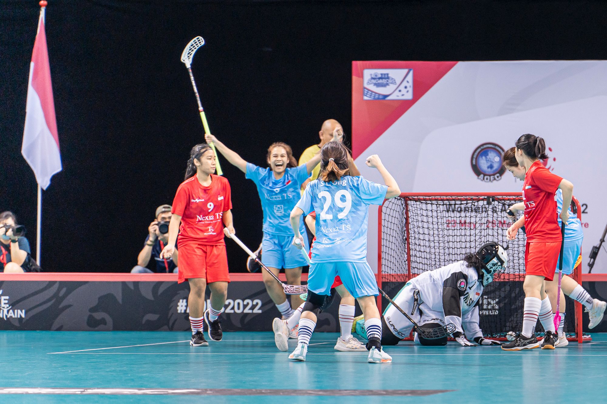 Team Singapore vs Under-19 squad on Day 1 at OCBC Arena. Photo Credit : Singapore Floorball Series