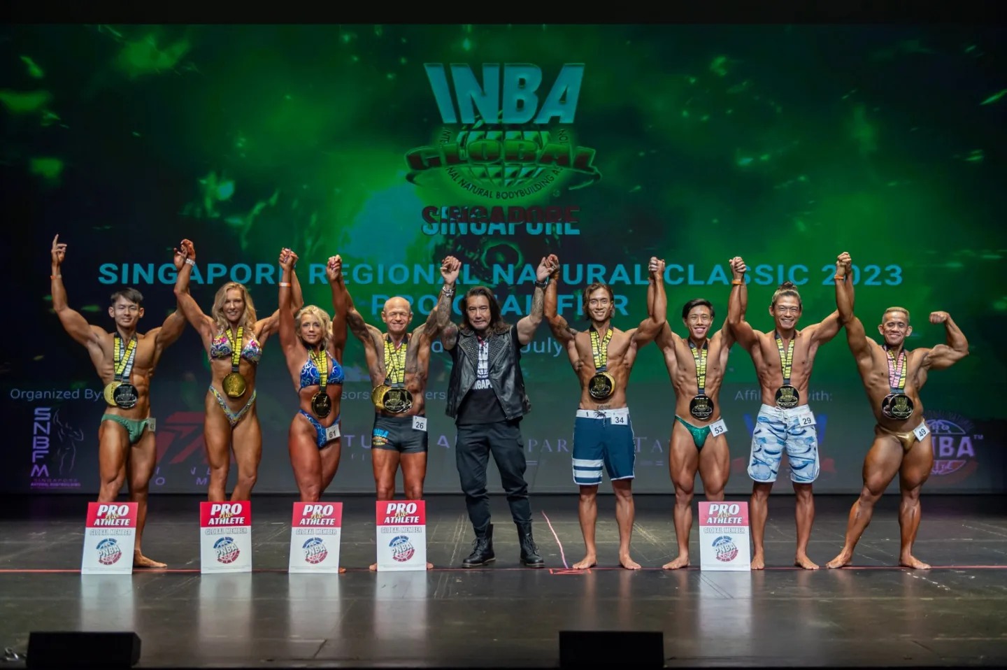 Became the youngest (17y/o) INBA Pro qualified bodybuilder last weekend : r/ bodybuilding