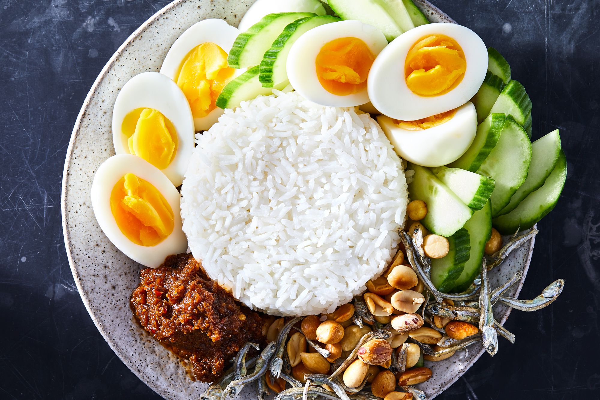 3f98550d-0c5f-46db-816b-d6a8dcacdac1--2020-1105_nasi-lemak_welcome-to-my-pantry_final_3x2_julia-gartland_170