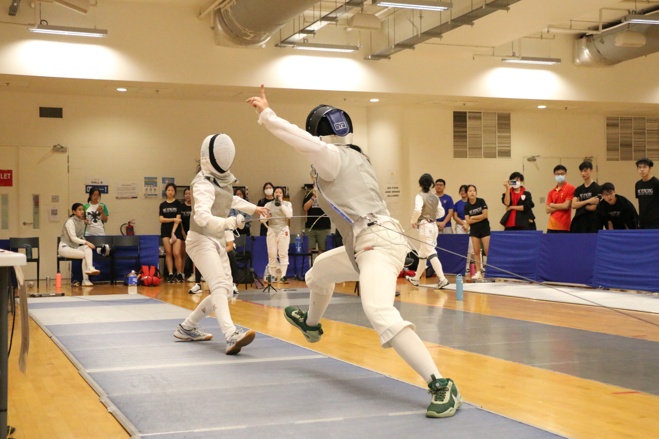 Fencing Womens Foil Div A_Photo by Anbumani(11)_KOH SUEANNE AMELIA vs LIM CAITLIN JINN YUIN (Elimination)