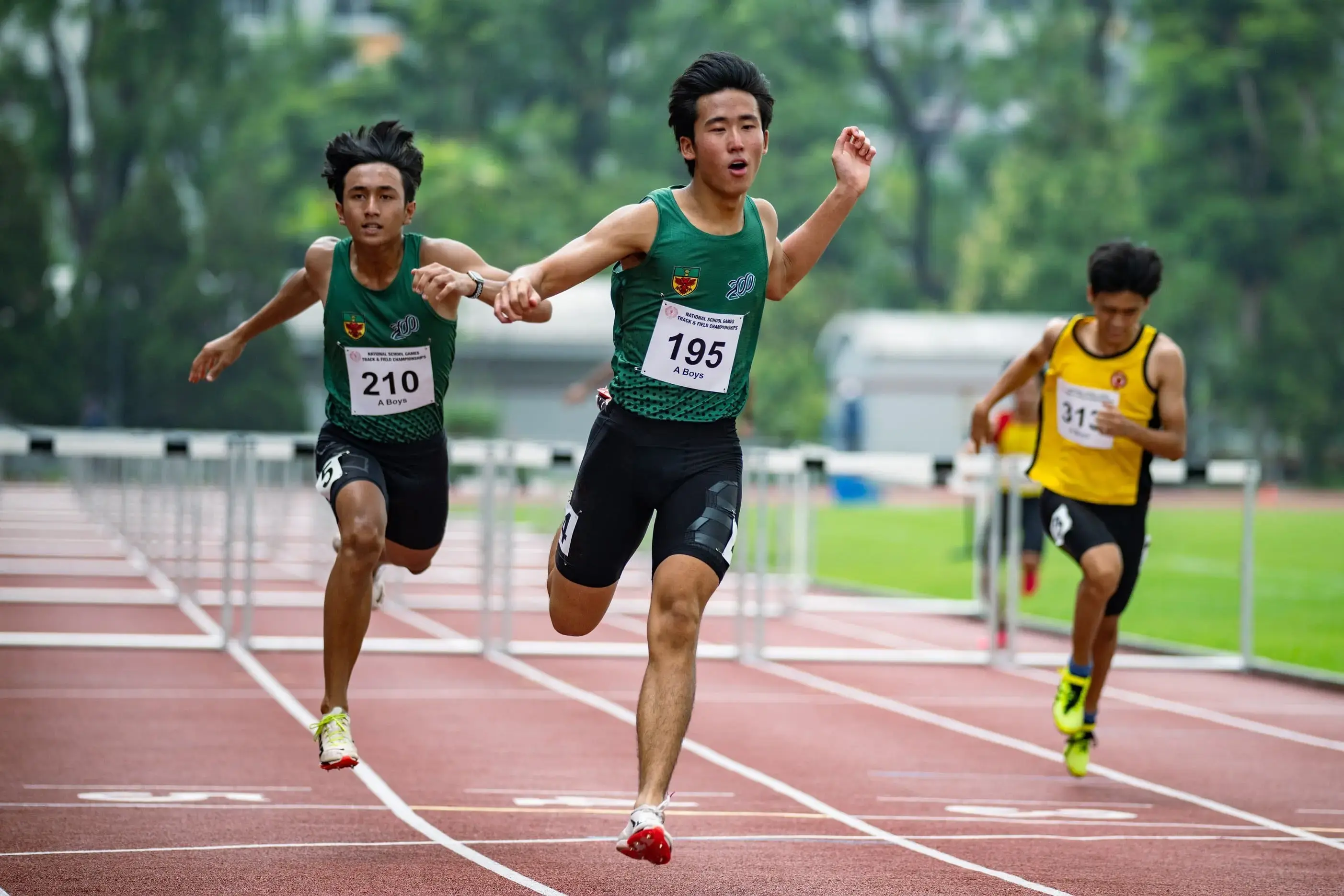 2023-04-14_National School GDSC_6492_A Boys 110 Hurdles Brandon Ang Li Yang (tag 195) of RI 1st place 15.23s and Hayden Audy Bin Haslizal (tag 210) of RI 2nd place 15.44s (1)